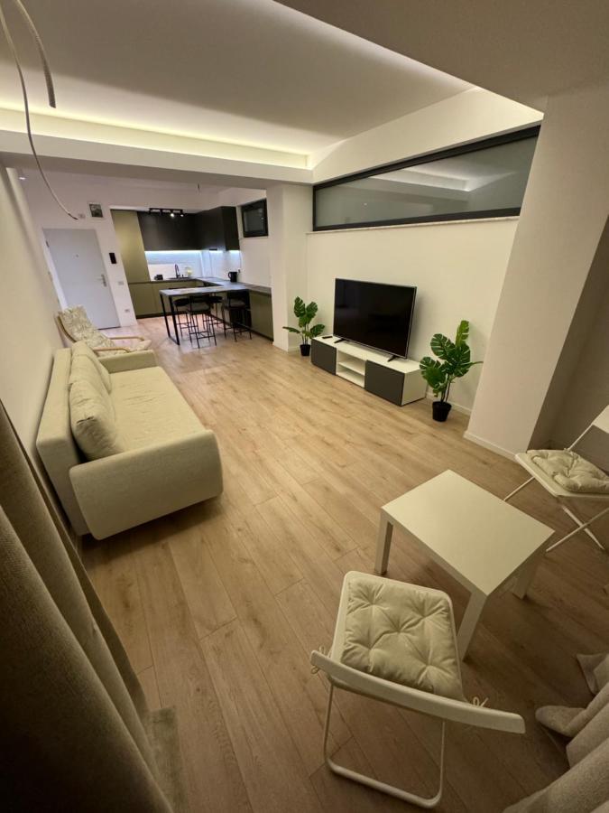 Warm Hotel Apartment Bucureşti Exterior foto